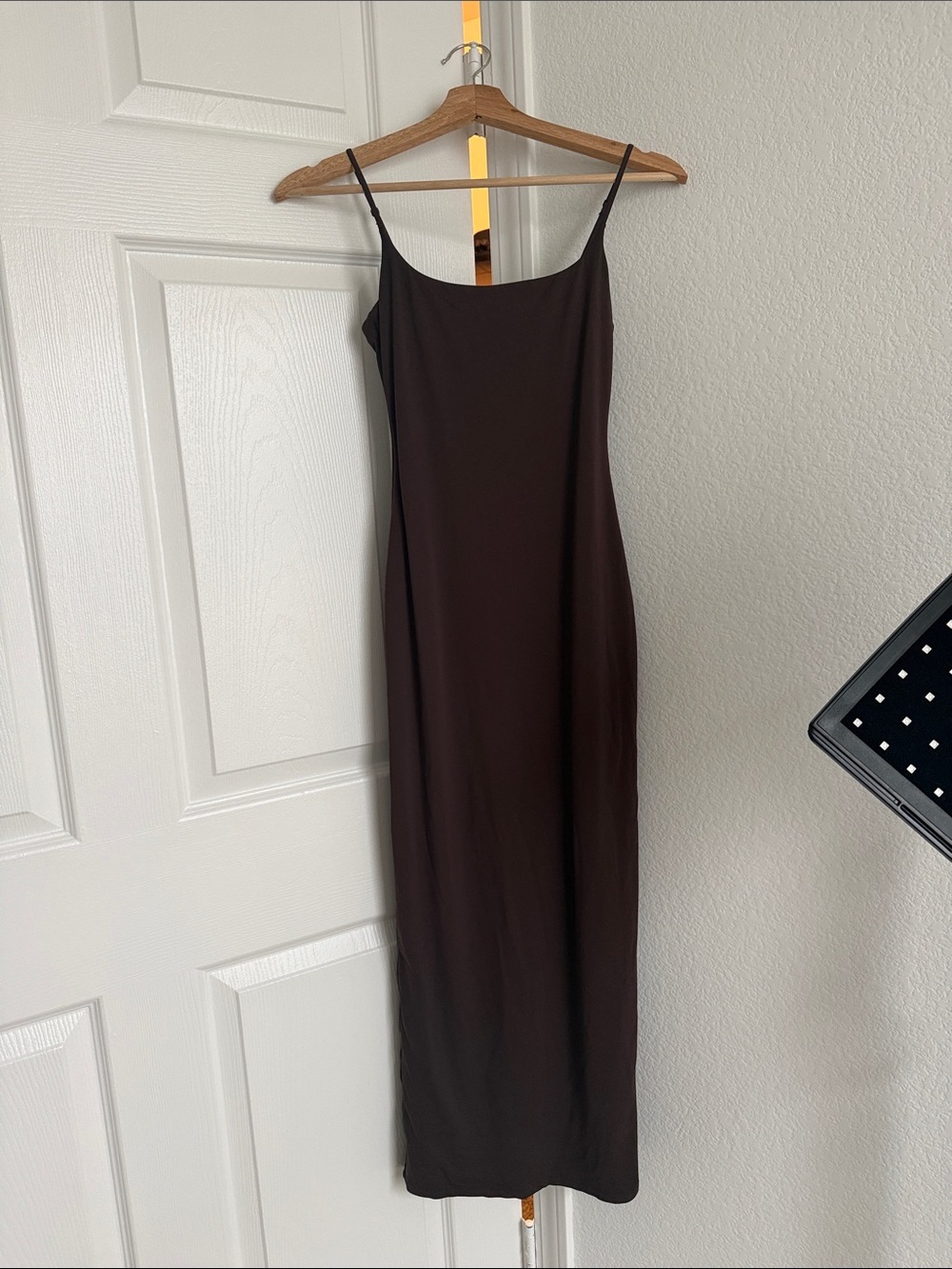 Aritzia brown body contour dress
